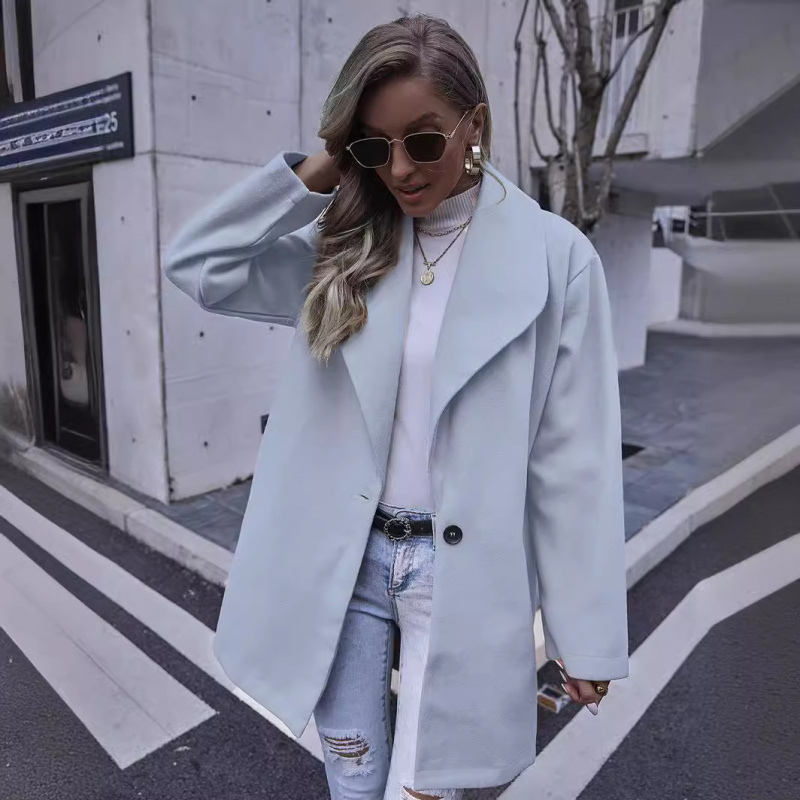 Amelia – Getailleerde Trenchcoat met Capuchon en Enkelvoudige Knopensluiting Velani