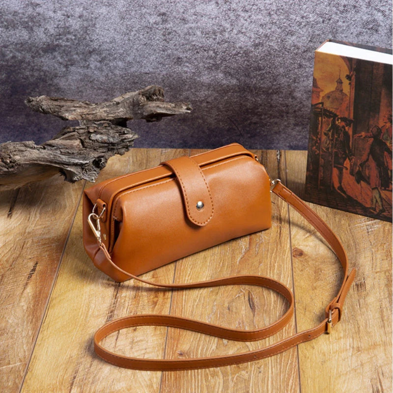Heleen – Mini Crossbodytas met Verstelbare Bandjes en Knopsluiting Velani