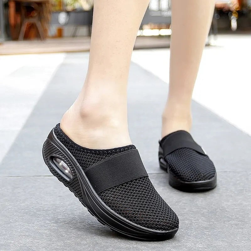Abigail – Ronde neus wedges schoenen met ademend ontwerp Velani