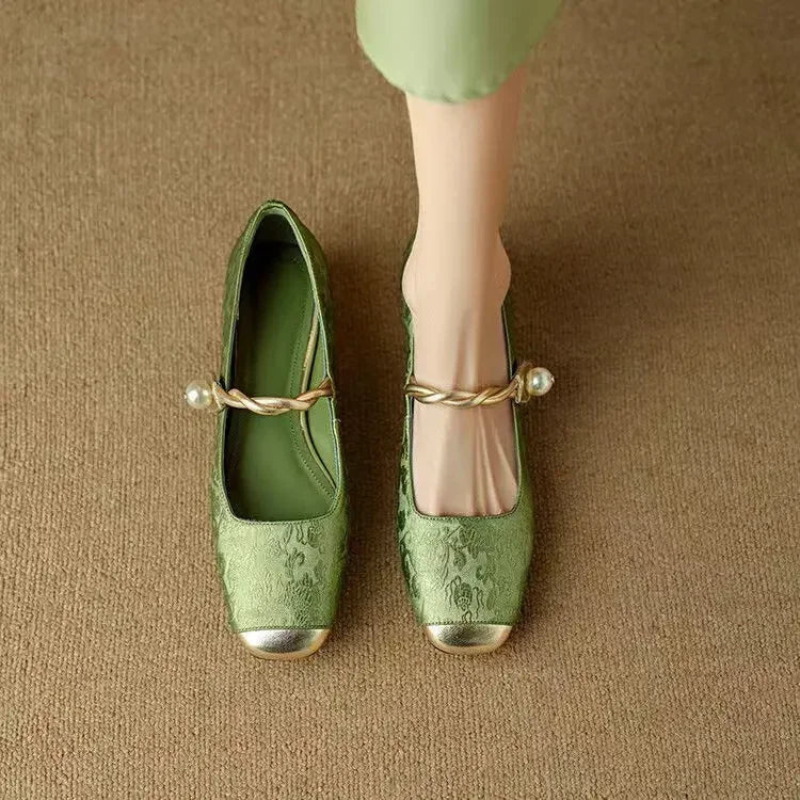 Hazel – Sandalen met lage hak en ronde neus Velani