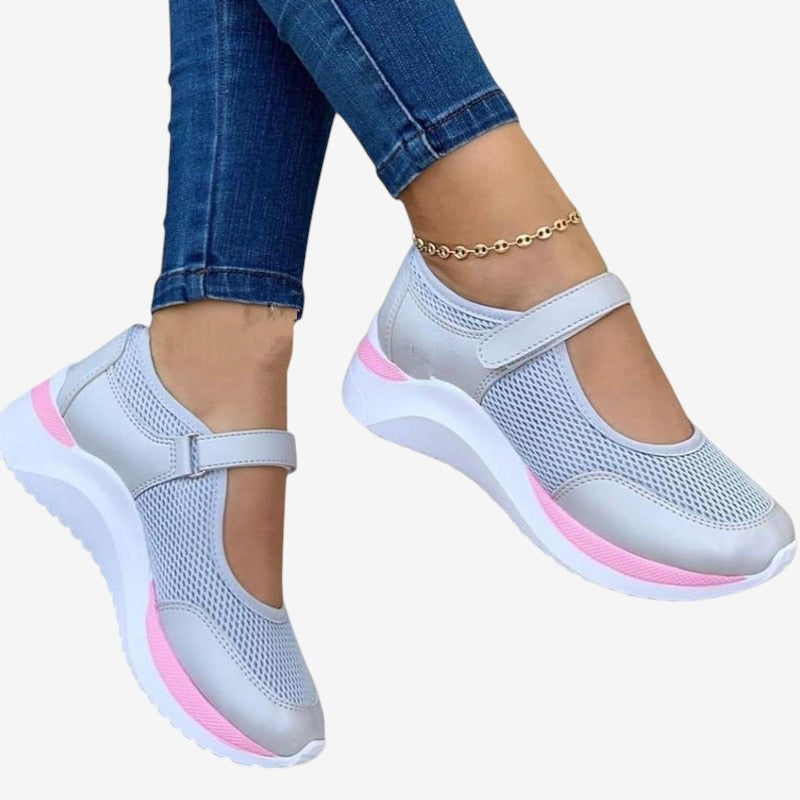 Carol – Veterschoenen met ronde neus van mesh en dikke zool Velani