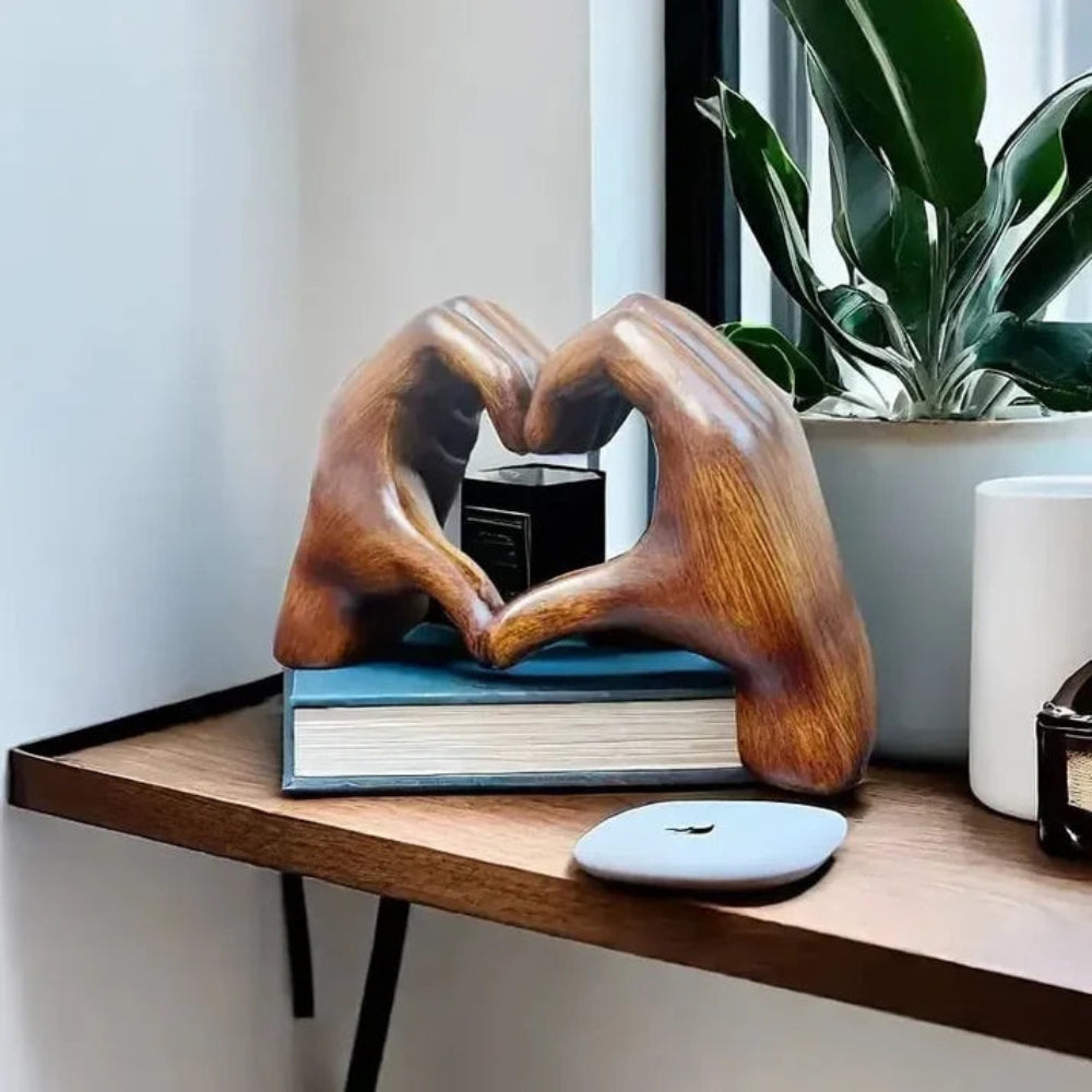 HeartCraft – Handgemaakte sculptuur van het liefdessymbool voor decoratie Velani