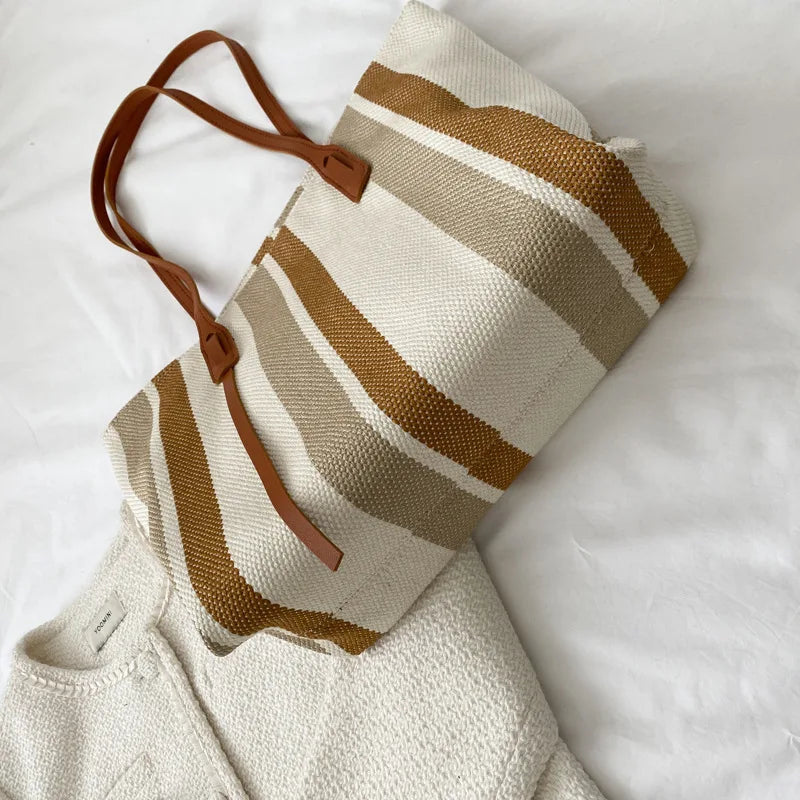 Ave – Gestreepte tas met groot compartiment Velani